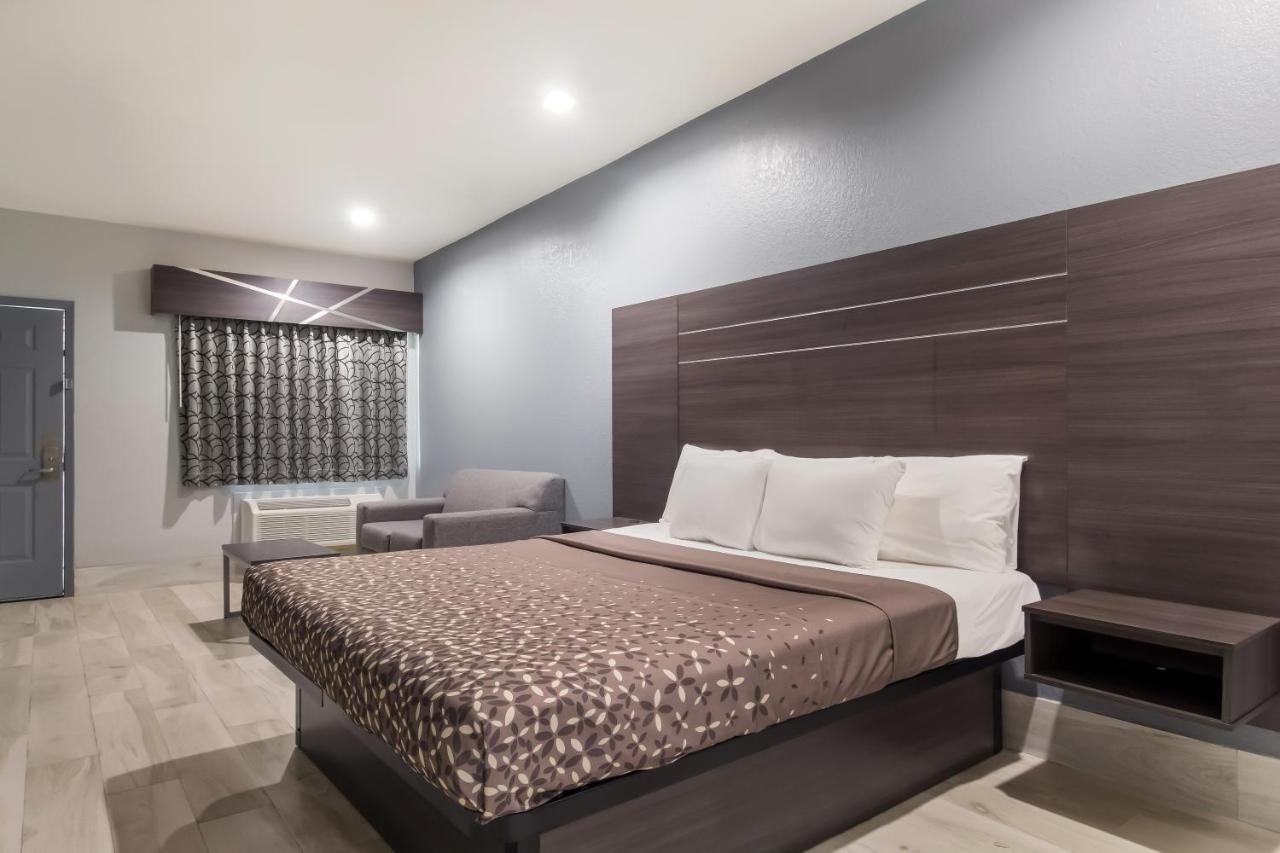 Americas Best Value Platinum Inn & Suites Хюстън Екстериор снимка